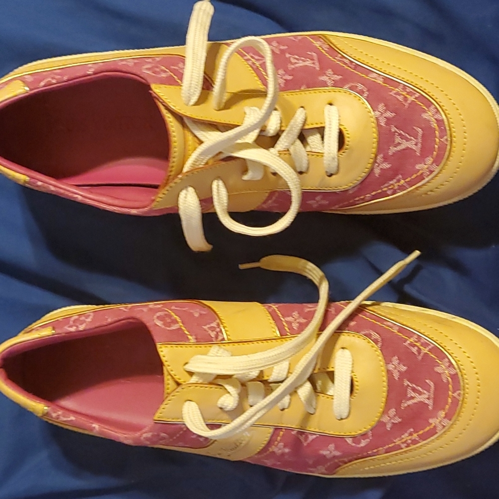 COPY - LV sneakers